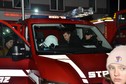 OSP Szynkielów ma nowy wóz strażacki. Witano go racami i fajerwerkami